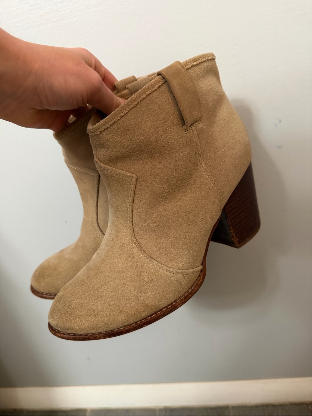 Splendid Tan Suede Ankle Booties with Stacked Heel
